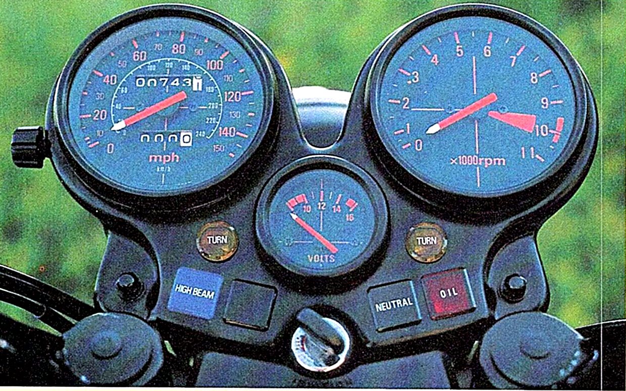 The CBX instrument cluster with speedometer, tachometer and voltmeter.